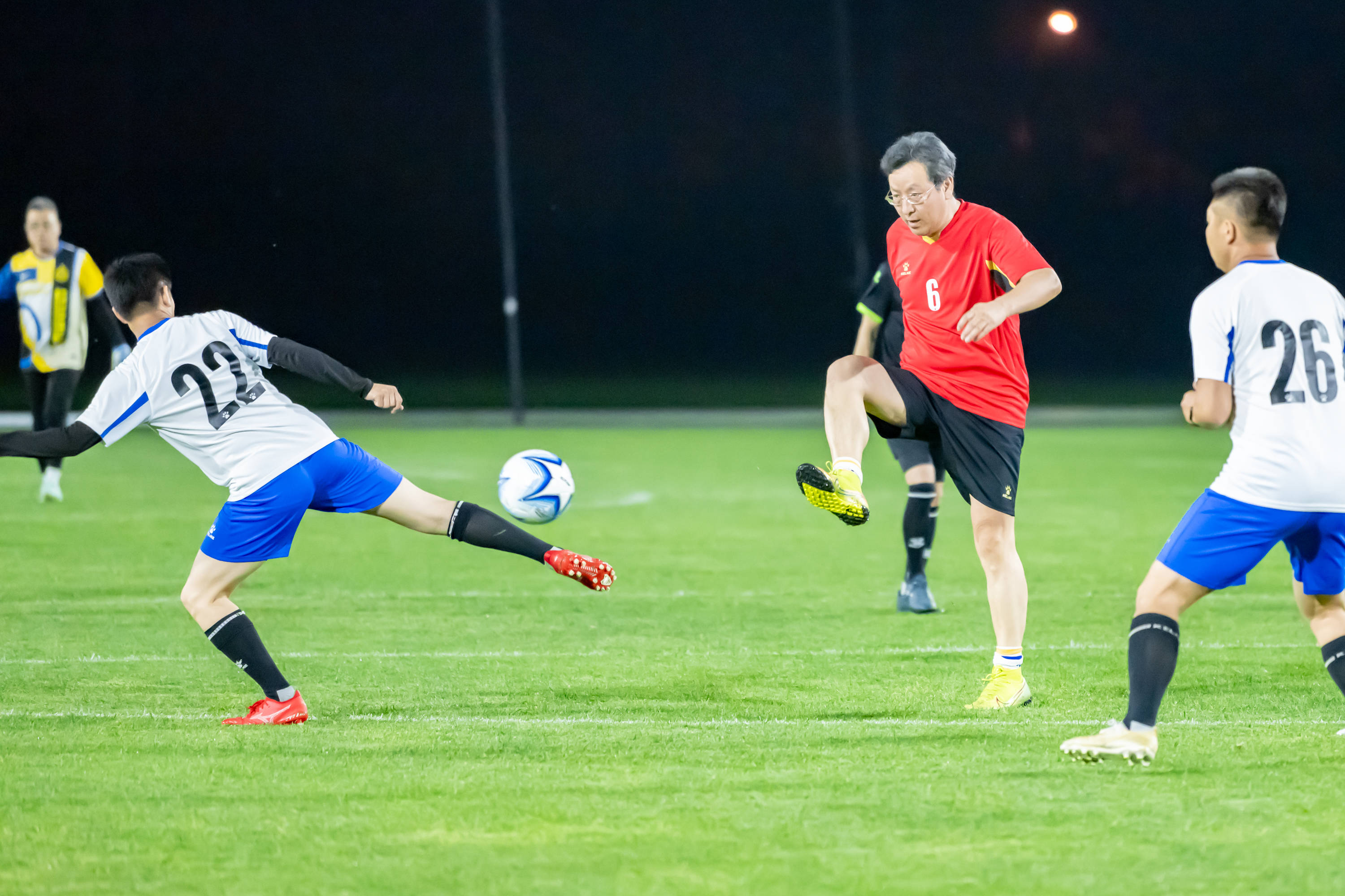 在夜店狂欢 在夜店狂欢