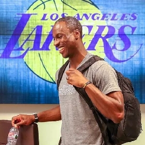 法院在临时 法院在临时